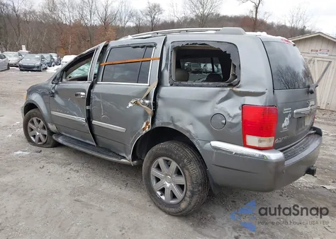 2008 Chrysler Aspen Limited z USA, uszkodzony, nr VIN 1A8HW58228F132571